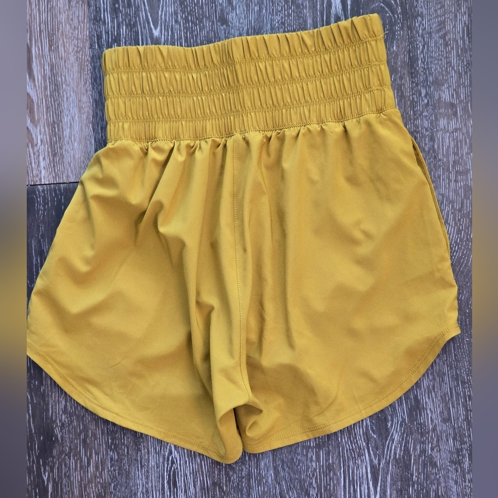 Women's Nike One Dri-FIT Ultra High-Waisted 3-Inch Brief-Lined Shorts size XS - Picture 7 of 11